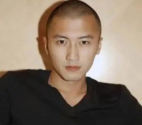 男明星光头造型长得帅不帅剃个光头就知道