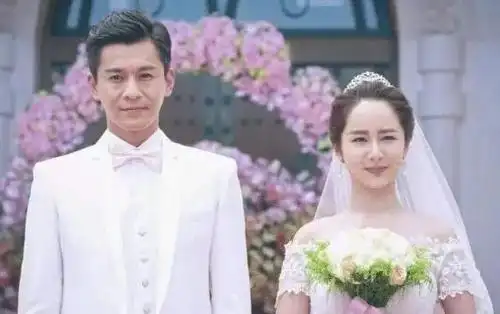 杨紫的九张"结婚照",唯独和他是发自内心