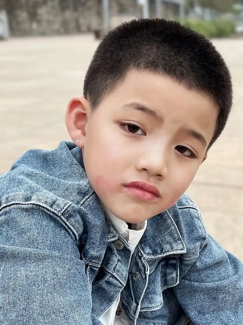 男童发型|寸头也太考验颜值了吧94 圆溜溜的小脑袋,像个小和尚太