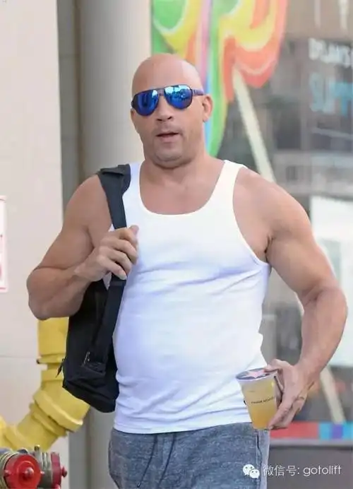 张家辉在《激战》里练出的肌肉都去哪儿?好身材不易,且练且珍惜…… -