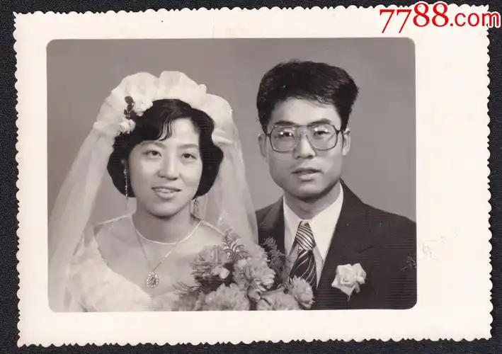 70年代美女婚纱老照片1张尺寸约86122厘米