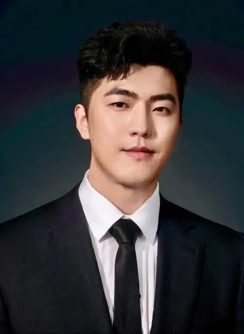 183/210斤证件照 #证件照片 #西装杀 #正装 - 抖音