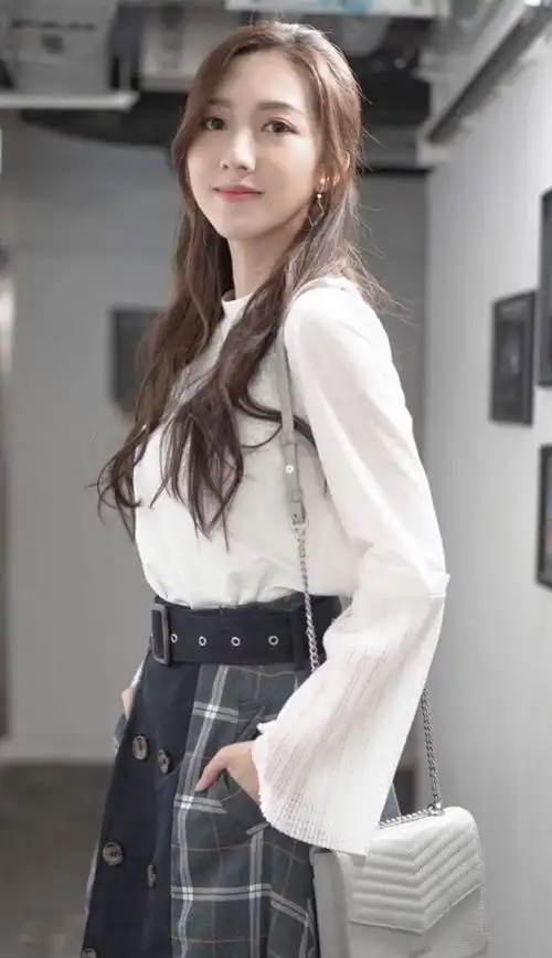 网友评选当下tvb九零后新生代最美女艺人,何依婷最受欢迎