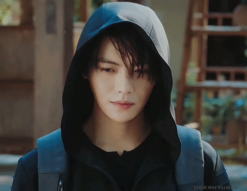 大家有没有觉得肖宇梁的小哥正面冷,侧面很温柔(加演技楼,.