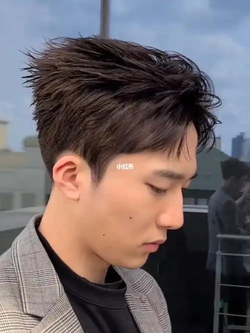 男生立体三七分发型推荐