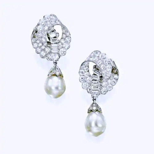 珍珠配钻石耳环一对卡地亚(cartier)铂金及18k白金镶嵌