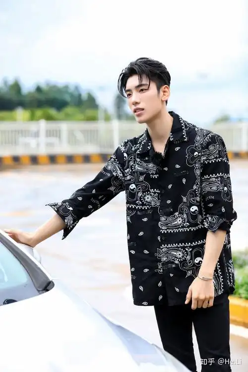 王子异有哪些出圈神图?