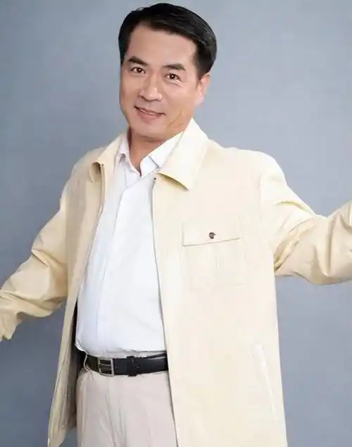 老戏骨廖京生:演戏前烧锅炉六年,两段感情充满曲折,晚年幸福_何晴