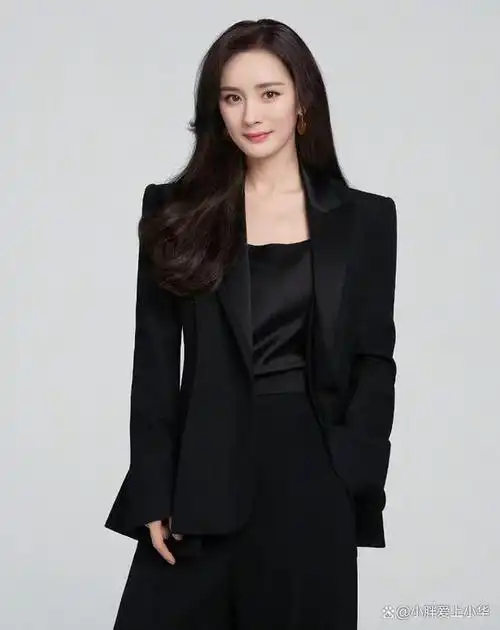 近来,杨幂的身高成为人们关注的焦点.