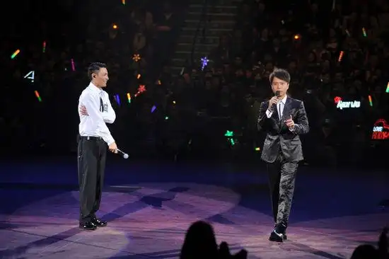 刘德华疑加盟《蒙面歌王》总决赛力挺李克勤