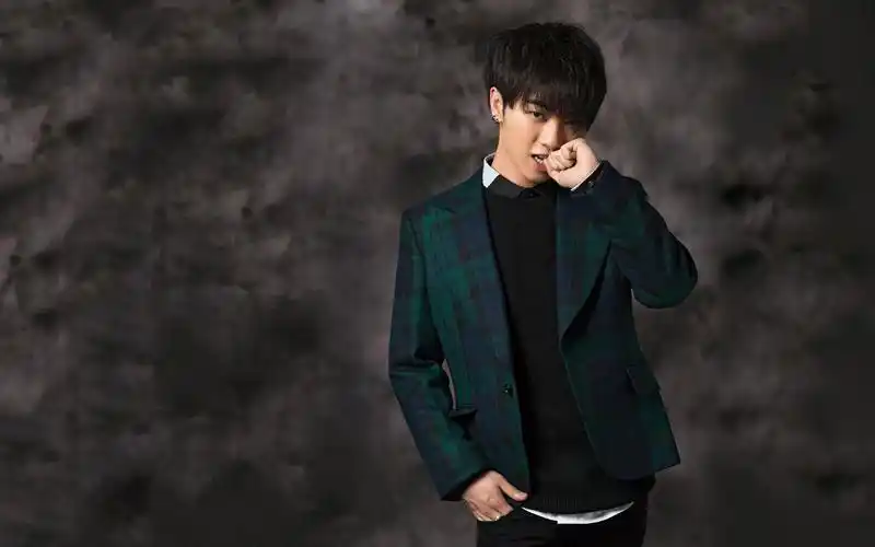 花花华晨宇个人帅气写真图片高清电脑桌面壁纸(二)