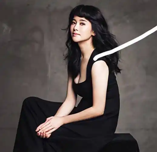 46岁左小青惹争议!