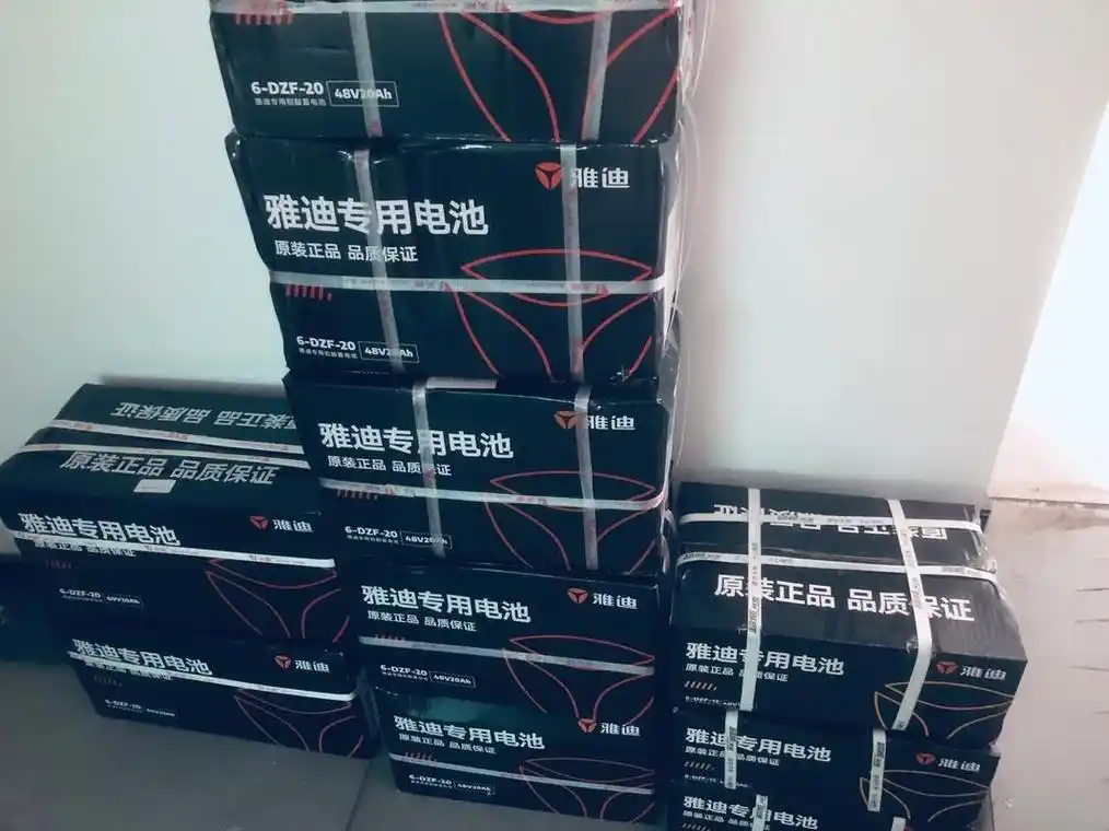 他们有时难以购买到车辆原装电池,原因在于雅迪电动车通常装配的是