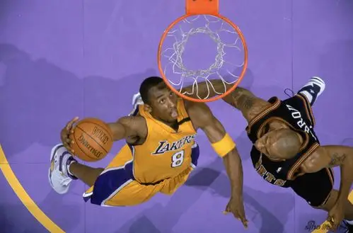 科比回顾:生涯百大灌篮集锦