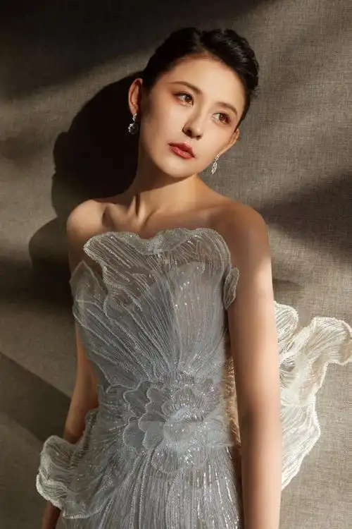 热依扎2021国剧盛典性感写真