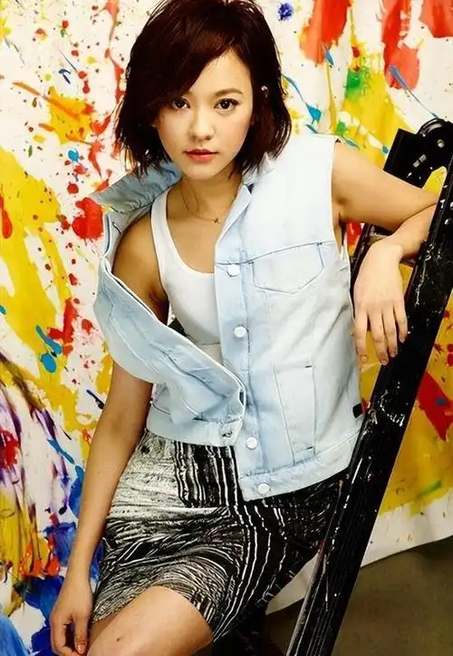 强吻,撩汉,乱认爸爸,这5位女星是真没有分寸感,还是要流氓?