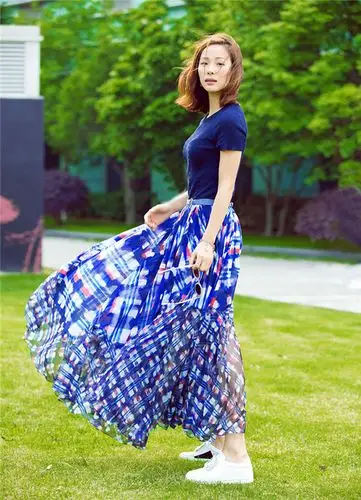 江一燕早秋街拍大片诠释时髦有机文艺