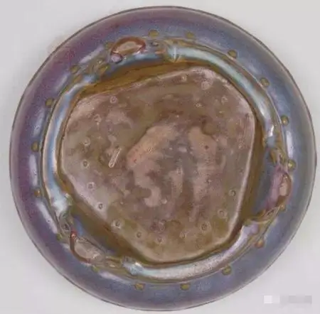 宋钧窑鼓钉三足洗底部