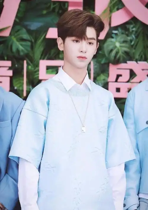 蔡徐坤黄明昊范丞丞同台(百分九组合变化大)(6)