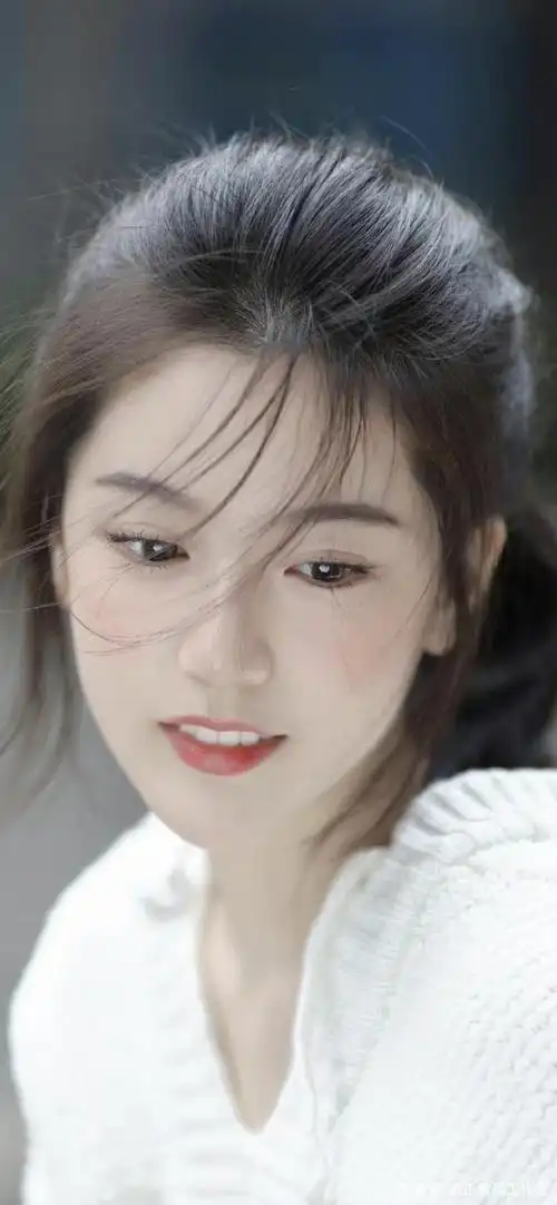 今日的美女图片非常有特色,太漂亮了,特色由你来发现!