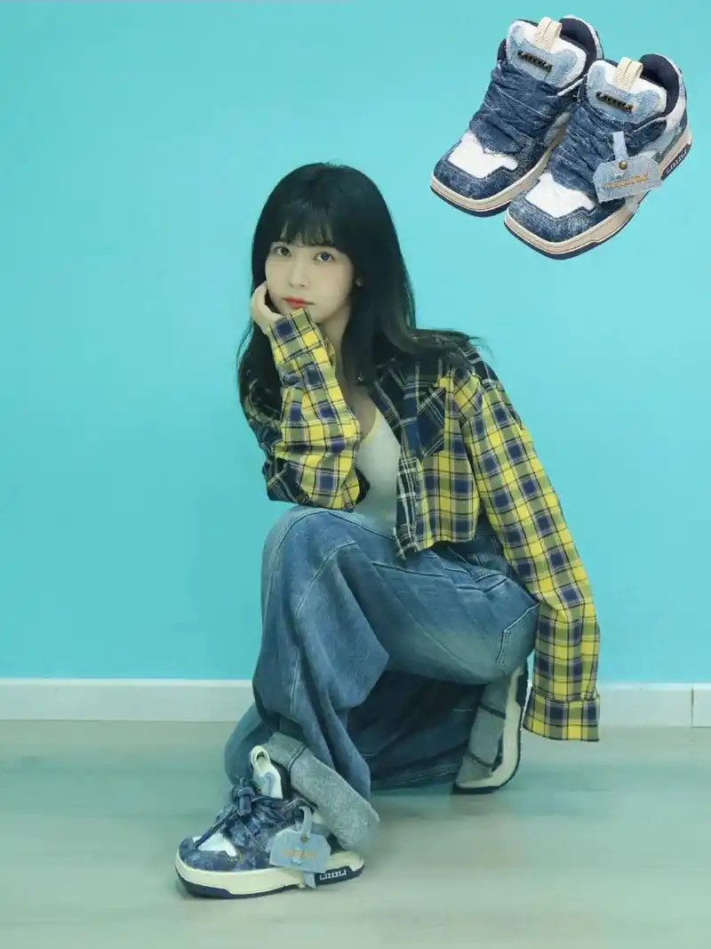 赖美云|甜妹来给《战至巅峰》"方"点辣 格纹短衬衫拼接牛仔 - 抖音