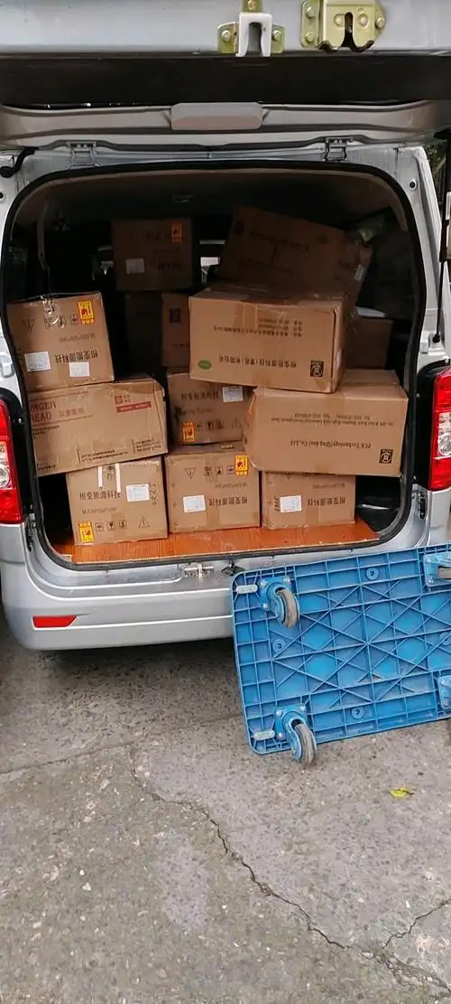 小型搬家拉货搬运服务面包车金杯车拉货客户