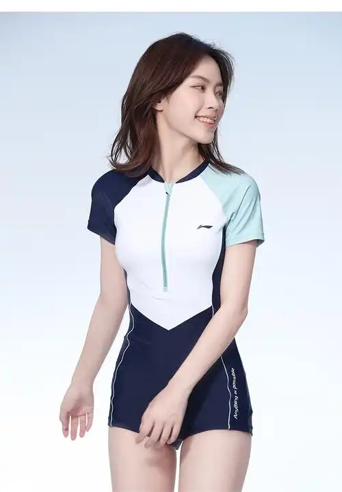 李宁泳衣女保守游泳衣新款连体女士泡温泉遮肚训练泳装 026泳衣 浴巾