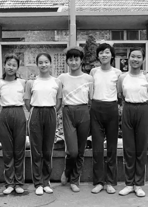 300卷胶片,10000多张照片,拼凑出一个如梦般美好的真实年代