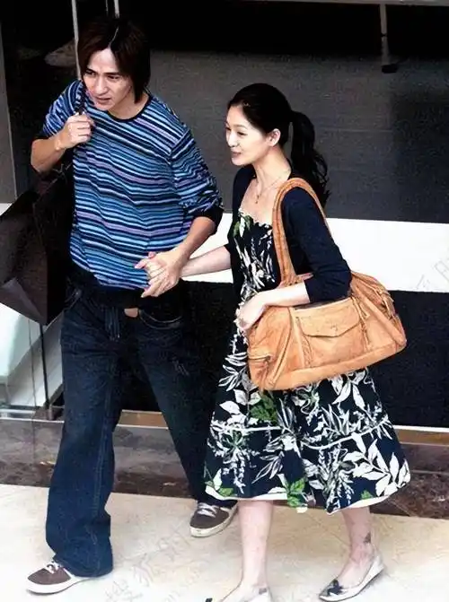 原创周渝民因流星花园而成名他与妻子喻虹渊低调地幸福着