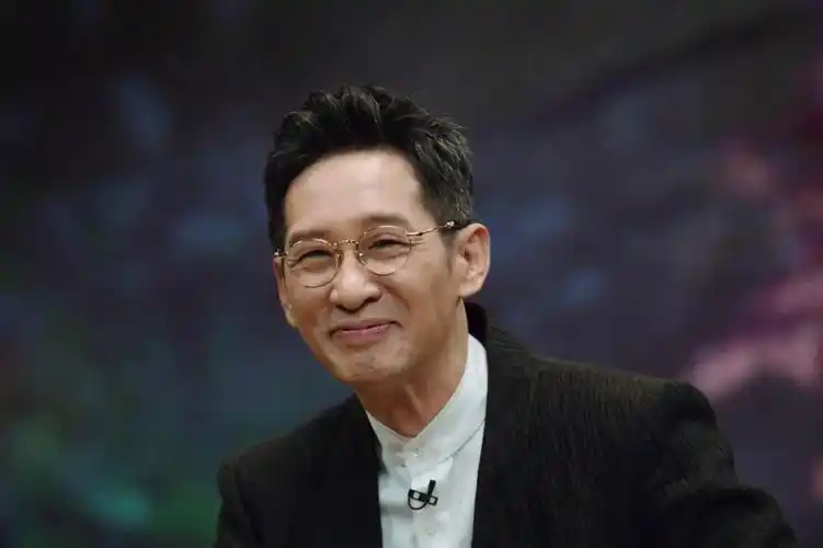 王劲松,他的一生充满了跌宕起伏,却又让人动容