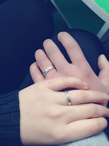 【结果公布】情人节秀恩爱,晒出你们的牵手照