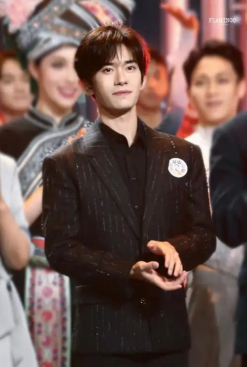 易烊千玺不辞星海舞台##易烊千玺献唱不辞星海