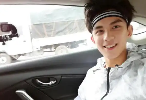 一场路演彻底戳穿了吴磊的本性他给青年演员们提了醒