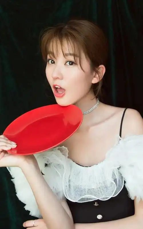 90后小花旦乔欣个人写真集:清新甜美,靓丽迷人!