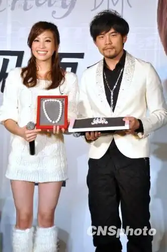 小师妹袁咏琳发片 周杰伦不怕绯闻到场力挺