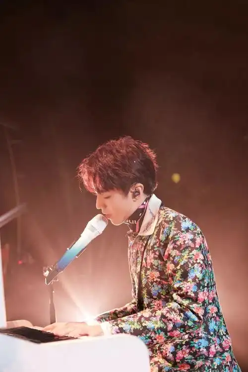 不一样的甜,不一样的酷,你的王俊凯2.0已上线