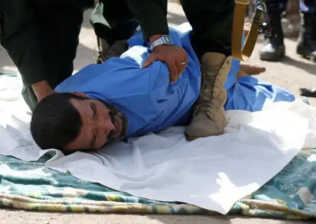 男子奸杀3岁女童被当众枪决 千人围观