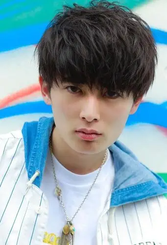 男生帅气定位烫短发造型百搭帅酷的男生短发全集