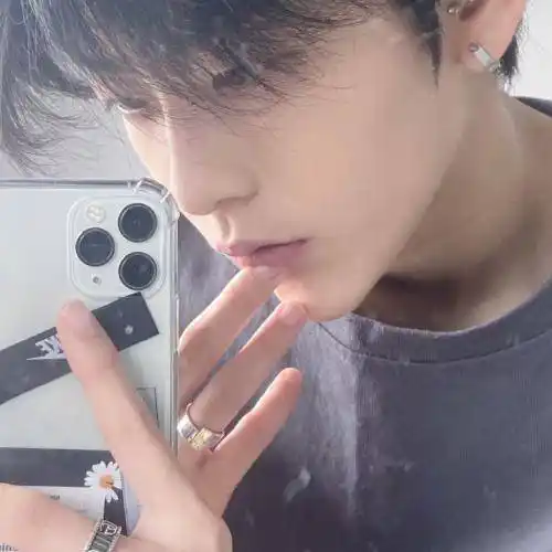 帅气男生头像冷酷真人版戒掉自己的天真