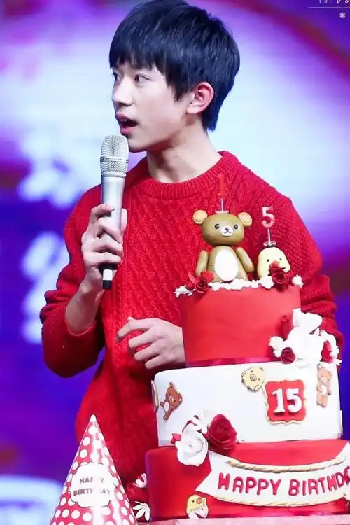 有人站在那里就是别人的光 生日快乐,易先生#易烊千玺23岁生 - 抖音