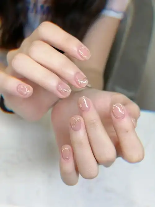 超温柔简约显白气质线条短甲尔湾美甲