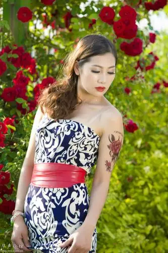 女人就应该风情万种越活越优雅让男人离不开