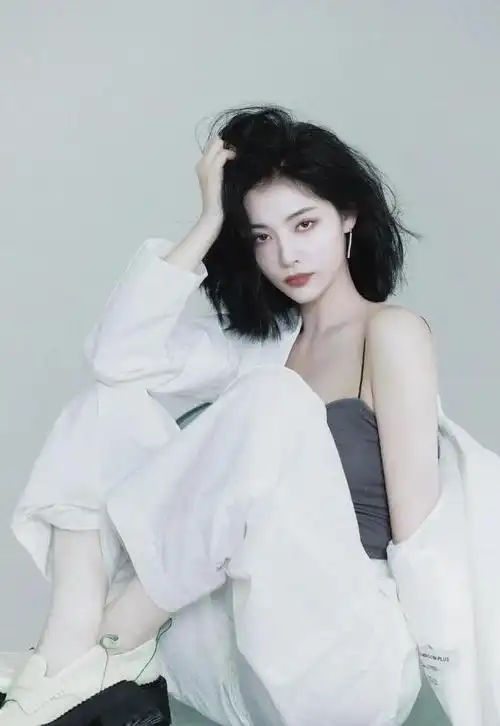 许佳琪真大饱满十足的美女