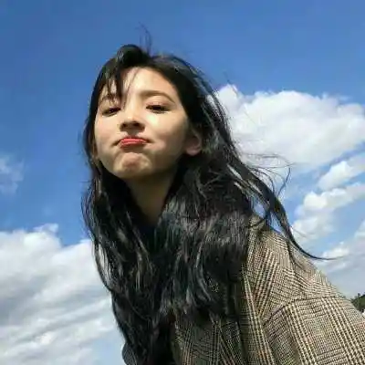 嘟嘴卖萌女生头像