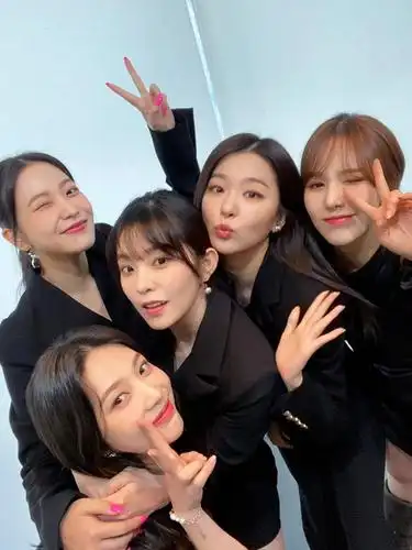 red velvet,令人高兴的完整体自拍!