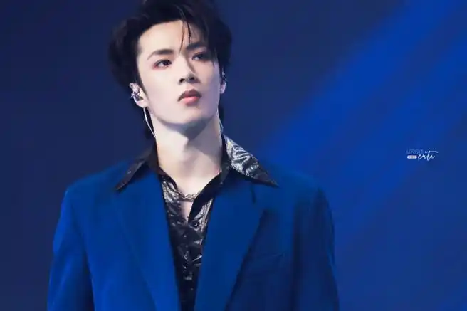 刘耀文叁重楼暨出道四周年演唱会