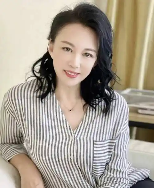 演员马丽:国家一级演员,被丈夫宠爱31年,戏红人不红也幸福_母亲_妻子