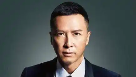 原创2次打倒吴京打坏甄子丹鼻梁连发哥都要叫师父的张晋究竟是什么人