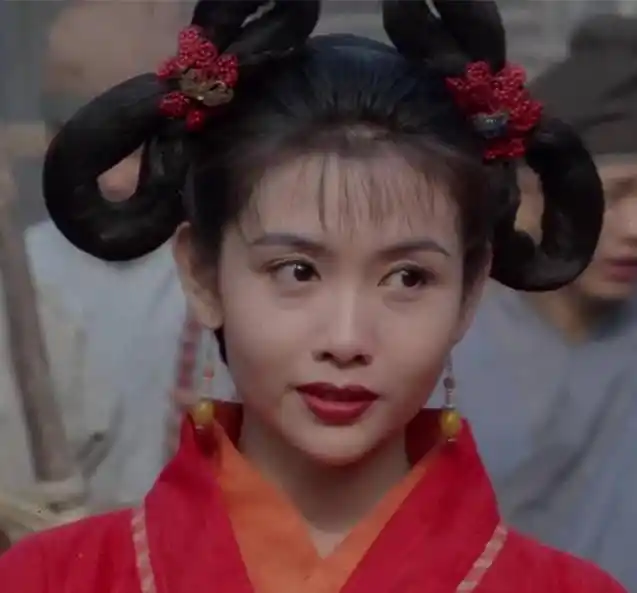 赖美云撞脸邱淑贞,网友直呼"小邱淑贞"