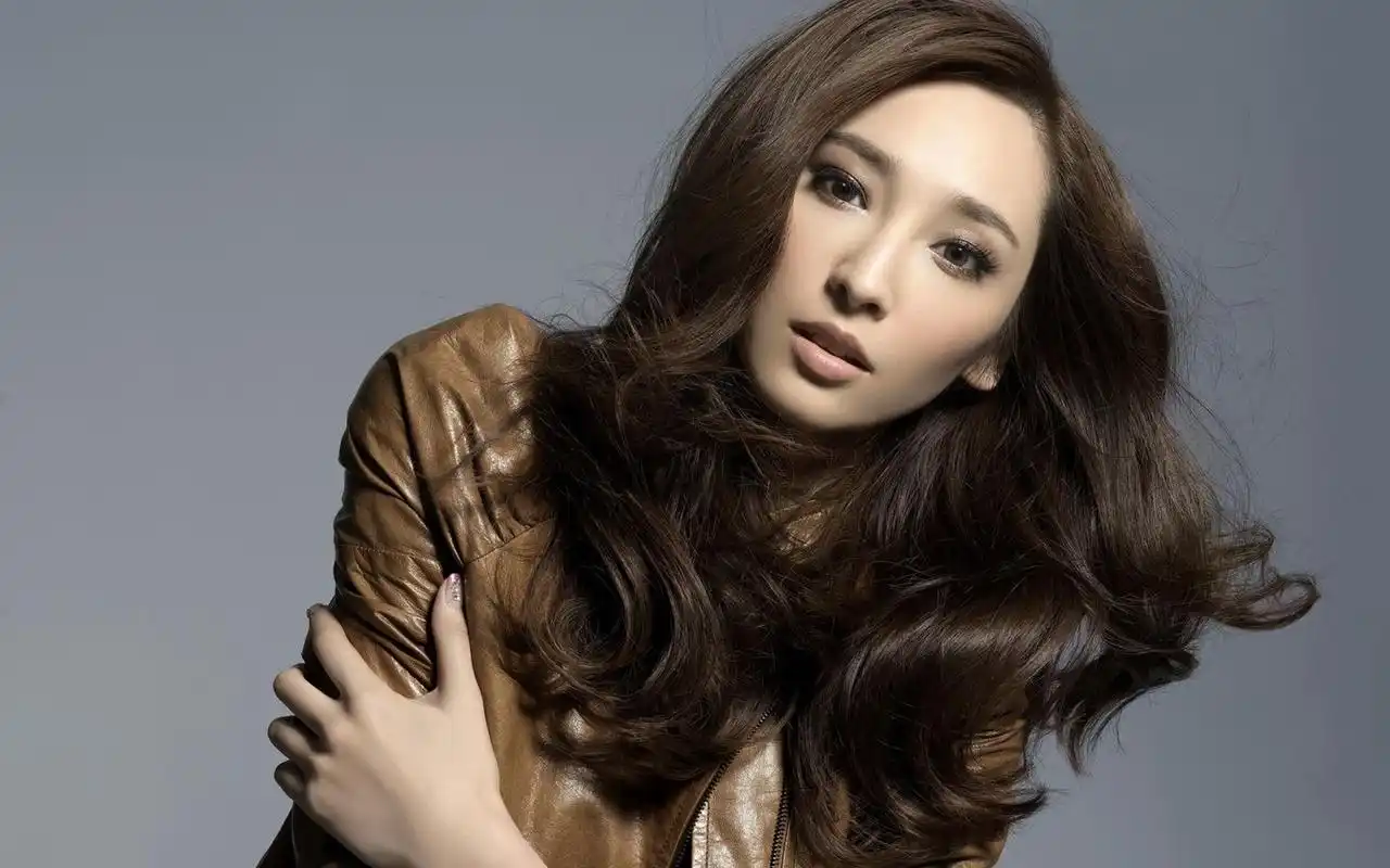 吴佩慈宽屏壁纸